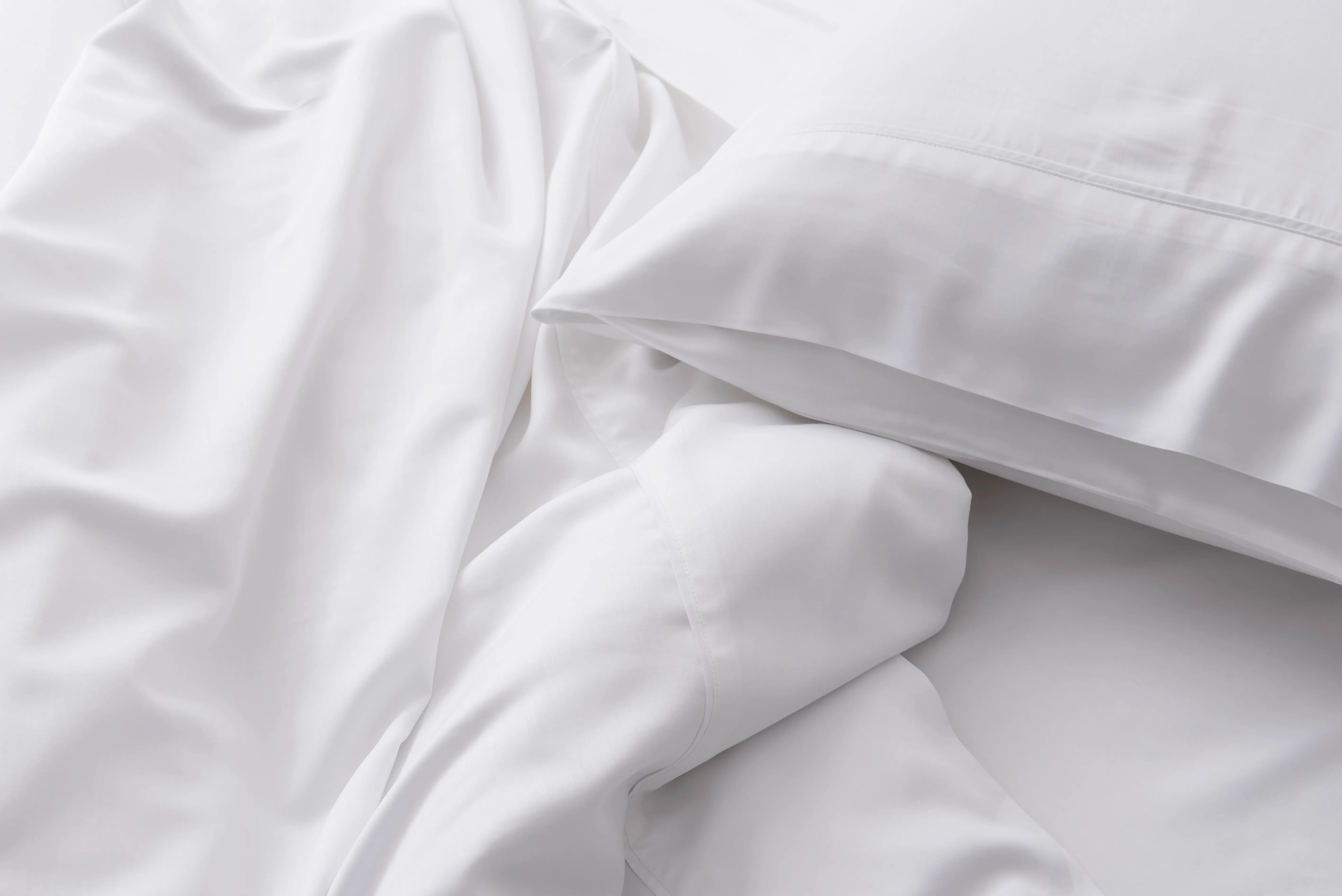 Our black bamboo sheets are more than a colour choice — they’re a statement in comfort. Infused with eucalyptus and woven from breathable bamboo, this fabric feels cool, silky, and ultra-gentle on skin.
For those who like their sleep deep, their style bold, and their bedding effortless.

Wake up in luxury. Wrapped in midnight.